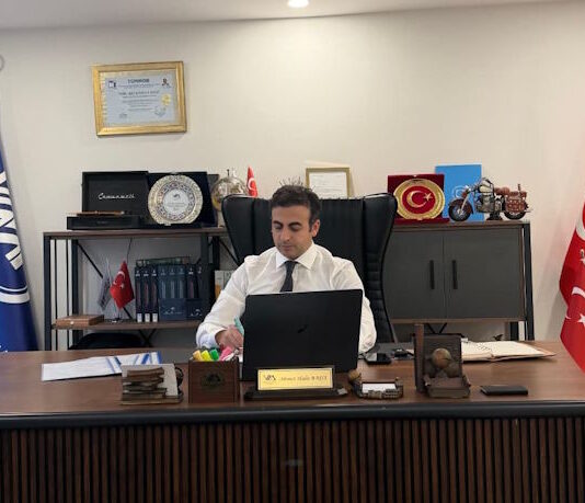 AHB Yeminli Mali Müşavirlik Denetim ve Danışmanlık A.Ş.‘nin kurucusu ve sahibi Yeminli Mali Müşavir Ahmet Halis Başlı, yatırımcı güveninin oluşturulmasında mali denetim ve tasdik çalışmalarının önemine dikkat çekti.